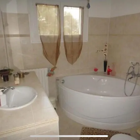 Villa 8 Personnes Piscine Location Estivale بيت للعطل Afa
